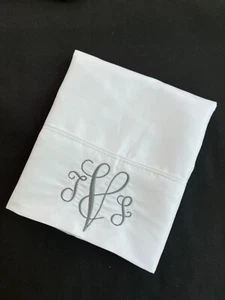 Juego de 2 fundas de almohada con monograma, bordadas, Tú eliges el color del hilo. - Imagen 1 de 11