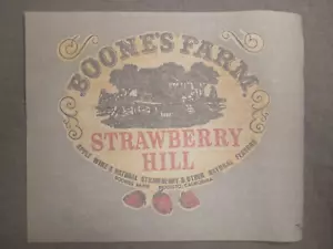 Boone’s Farm Strawberry Hill Wein Vintage Wärmeübertragung Bügelbild Original - Bild 1 von 2
