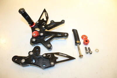  Kawasaki Z400 Er400 2023 reposapiés delanteros juego de clavijas peldaños par 35063-1407 Foto 1 de 4