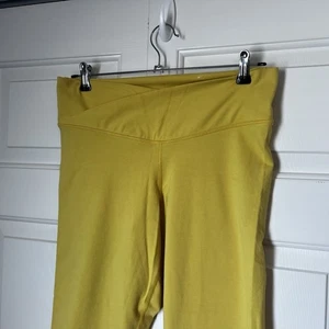 Old Navy Leggings Extra High Waisted PowerChill Crossover 7/8 Length Yellow - Picture 1 of 6