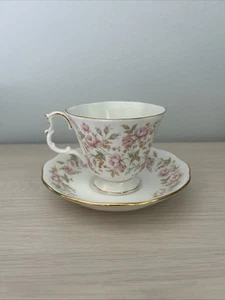 Taza y platillo Royal Albert Fine English China brocado rosa chintz de colección 1982 - Imagen 1 de 11