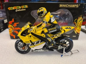 SET YAMAHA YZR-M1 MOTO GP LAGUNA SECA 2005 + FIGURINO V.ROSSI 1/12 - Foto 1 di 4