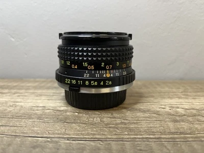 Bell & Howell 28mm F2.8 Manual Focus Lens OM Mount Vintage Lens - Image 1 of 4