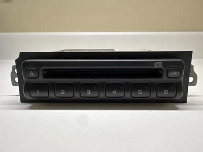 2003-2006 Chevrolet GMC Yukon Denali 6 Disc CD Player Disc Changer 15122617 OEM - Image 1 of 2