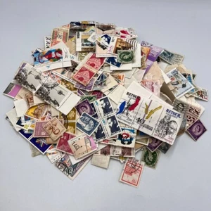Lote de 1000 sellos de colección en todo el mundo mixtos extranjeros vintage usados fuera de papel - Imagen 1 de 8