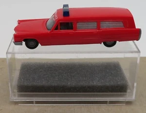 Praline Ho 1/87 Cadillac Caddy Krankenwagen Ambulance Pompier #82901 In Box - Picture 1 of 8