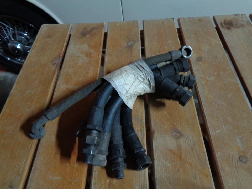 M8798 XX - STOCK TUBI CONDOTTI RADIATORE OLIO INNOCENTI BERTONE DE TOMASO Foto 1 de 3