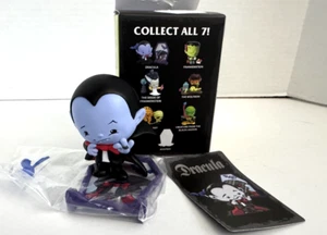 2025 Universal Epic Dark Universe Bitty Monsters Dracula Mystery Figure NEW - Picture 1 of 2