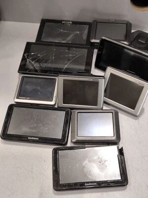 Los Von 10 Garmin GPS Geräten - Nicht Funktionierend, Defekte Bildschirme - Bild 1 von 4