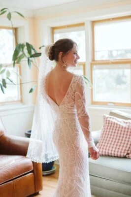 Vestido de novia DB Studio Beaded Illusion, talla 2 Foto 1 de 4