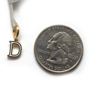 DAVID YURMAN Neu 8mm Zierlich Gold & Emaille D Initiale Anhänger Charm Verstärker - Bild 1 von 6