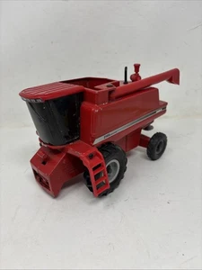 ERTL Case IH Axialflow 2166 Combine Die Cast 1/16 Scale - Picture 1 of 10