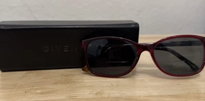 ÓCULOS GIVENCHY FRAMES ONLY VGV 860 TINGIDO VERMELHO/MARROM 54-15-140 - Imagem 1 de 4