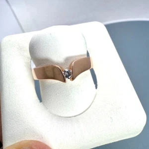 14K Rose Gold 3.0 gm V Band with .07 carat natural Diamond Size 6 3.2 grams - Picture 1 of 12