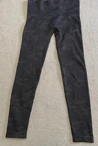 Spanx Look At Me Now Leggings Size M Grey Camouflage 25” Inseam Yoga - Bild 1 von 6