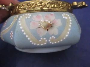 NAKARA- CF MONROE OPAL WARE GLASS ANTIQUE VICTORIAN DRESSER JAR - FABRIC LINED - Picture 1 of 7