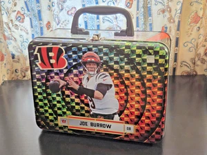 2025 NFL Excite Panini Revolution JOE BURROW Lunchbox Tin | No Packs Empty - Bild 1 von 6
