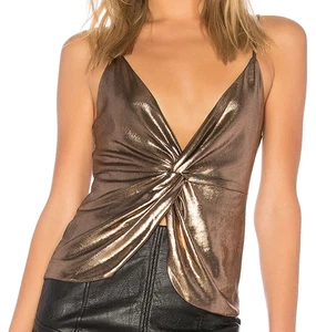 Top de fiesta By the Way metálico Skye dorado bronce torcido frontal recortado cami revuelto - Imagen 1 de 10