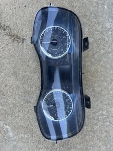2015 Chrysler 300 Speedometer Instrument Cluster OEM - Picture 1 of 5
