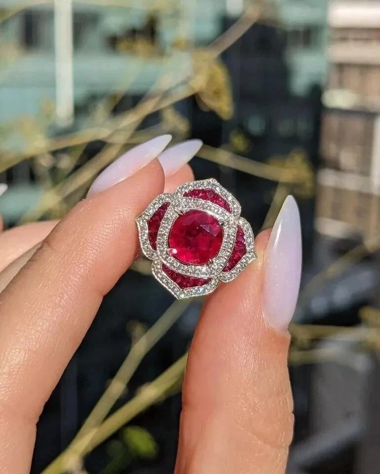 Anillo de boda cojín de diamantes y rubí natural de 2,80 quilates de oro blanco sólido de 14 quilates Foto 1 de 4