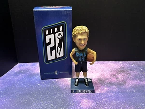 Dirk Nowitzki SGA Wackelkopf Puppe Dallas Mavericks 20 Staffeln #10 von 10 - Bild 1 von 11