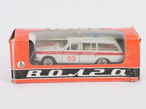 URSS russe voiture Volga ambulance ВОЛГА СКОРАЯ МЕА ИЦИНСКАЯ ГАЗ 24-02 neuf 1/43 - Imagen 1 de 13