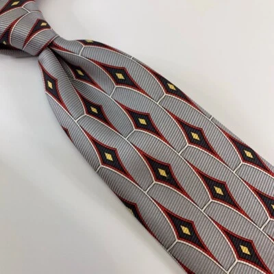 Gravata Jos A Bank masculina clássica cinza vermelha preta geométrica 100% seda 3 3/4 x 59 - Imagem 1 de 4