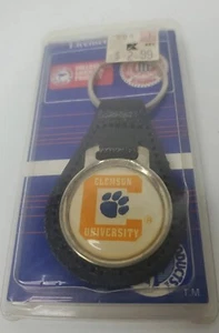 Vintage 90er Clemson Tigers Leder Schlüsselanhänger mit Emaille Emblem NEU - Bild 1 von 3