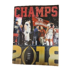 CAMPIONI NAZIONALI 2018 RIVISTA ALABAMA CRIMSON TIDE CHAMPS - Foto 1 di 10