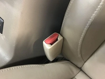 Seat Belt Front Bucket Driver Buckle Fits 04-08 MAXIMA 2475384 Foto 1 de 4