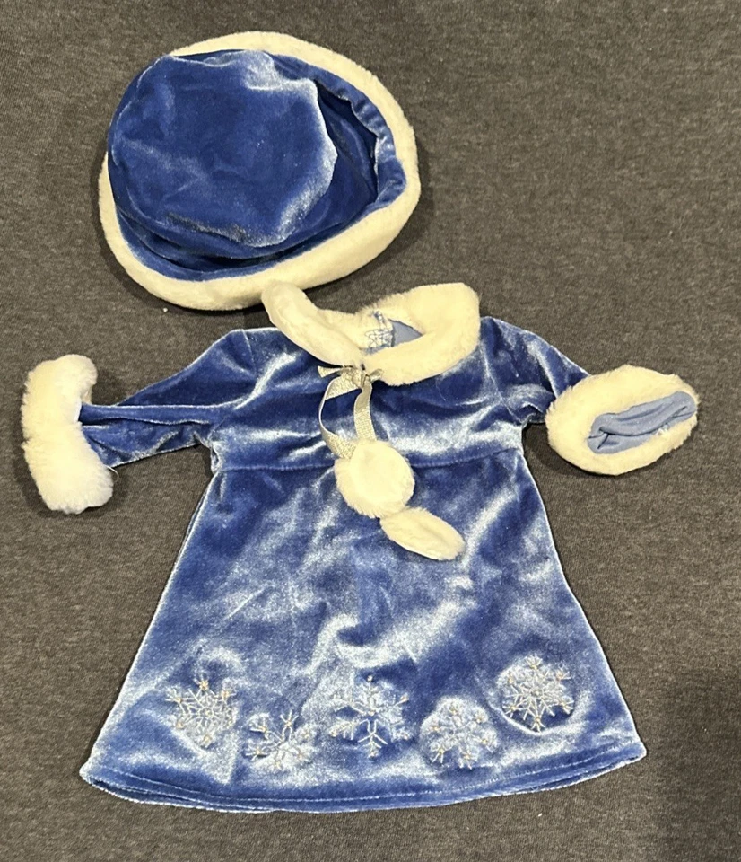Vestido de terciopelo azul con copos de nieve y sombrero American Girl Bitty Baby Foto 1 de 4
