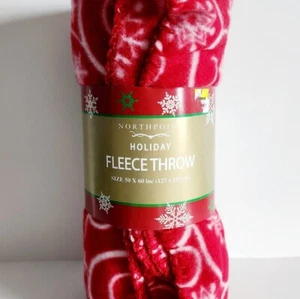Holiday Fleece Throw 50 x 60" NEW Christmas Red And White Snowflake Theme PLSHY1 - Picture 1 of 3