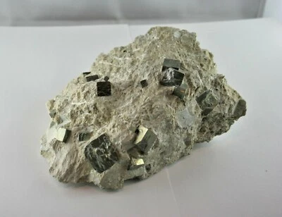 Pyritstufe Pyrit Pyritkristall Katzengold Pyritwürfel Navajun 1,7 kg - Bild 1 von 4