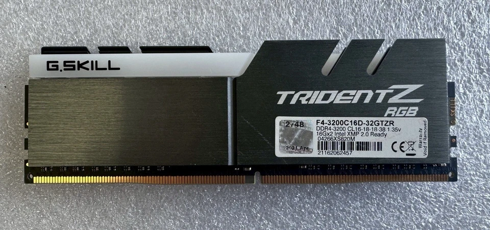 G. SKILL Trident Z RGB 16GBx1 F4-3200C16D (DDR4-3200 ) Memory - Image 1 of 3