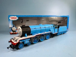 Hornby R9291 "Thomas & Friends" GORDON DER BLAUE MOTOR - DCC ausgestattet - Bild 1 von 15