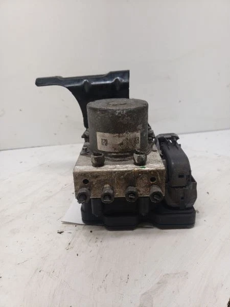 ABS Brake Pump Control Module Fits 2015 Chrysler 200 - Image 1 of 4