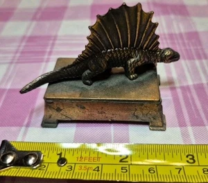 Vintage Dimetrodon Dinosauro temperamatite pressofuso miniatura sfusa 8001 - Foto 1 di 20