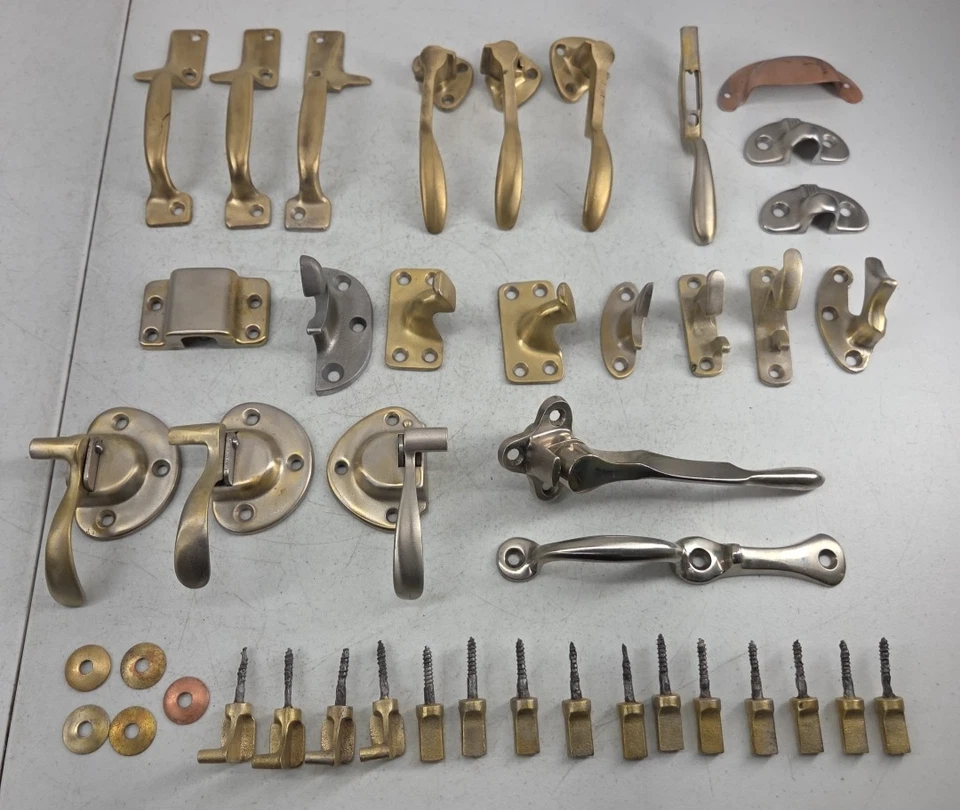 Antigua caja de hielo para refrigerador lote a granel aleatorio herrajes pestillos manijas vintage Foto 1 de 4