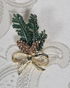 Vintage Gerrys brooch pine cones boughs bow gold tone Winter Christmas - Picture 1 of 4
