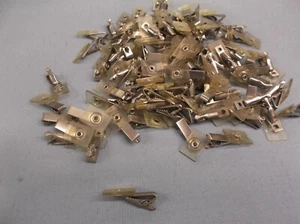 Lote de 11 portainsignias de identificación con etiqueta de nombre - clips de cocodrilo de metal con respaldo de vinilo transparente - Imagen 1 de 3