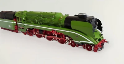 Fulgrex DR BR 18 201 Streamlined Steam Locomotive HO Gauge - Image 1 of 4