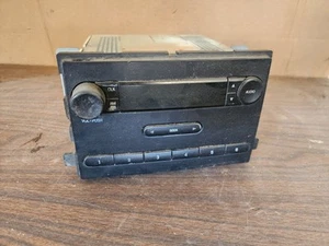 Ford OEM AM/FM RADIO F150 Econoline E150 E250 E350 F250 F350 CD 05-07  - Picture 1 of 4