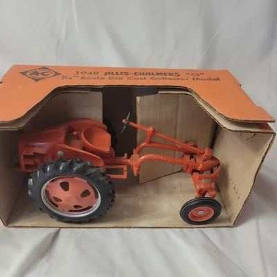 JE Scale Ertl 1948 Allis-Chalmers G Tractor 1/16 Die Cast Model #402 - Image 1 of 4