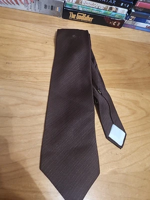 Corbata Via Veneto marrón a rayas diagonales 100 % poliéster  Foto 1 de 4