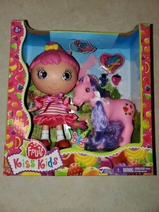 FRUIT KISS KINDER weiche Körperpuppe Neu im Karton sehr selten im Ruhestand Vintage - Bild 1 von 1