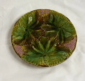 Sarreguemines Majolica Leaves and Grapes Plate Antique c1840-1890 U&C/S - Picture 1 of 4