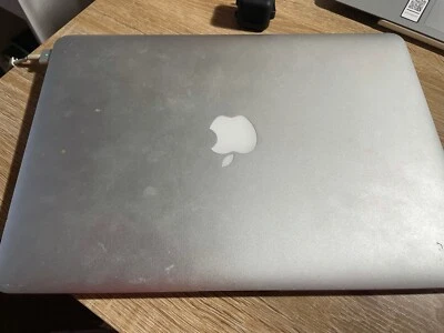 MacBook Air (13-inch, early 2015) - Image 1 of 4