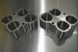 Se adapta a Edelbrock 7110 Tunnel Ram TR1X Aluminio Rendimiento Espaciador Gas Riser 2" - Imagen 1 de 12