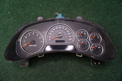 GMC ENVOY SLT 2002 velocímetro medidor grupo fabricante de equipos originales 15085485 117.078 k millas Foto 1 de 4