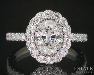 Anillo de compromiso de oro blanco de 14 k con halo de diamantes naturales de 0,70 ctw de Neil Lane 3,1 g i20151 Foto 1 de 4